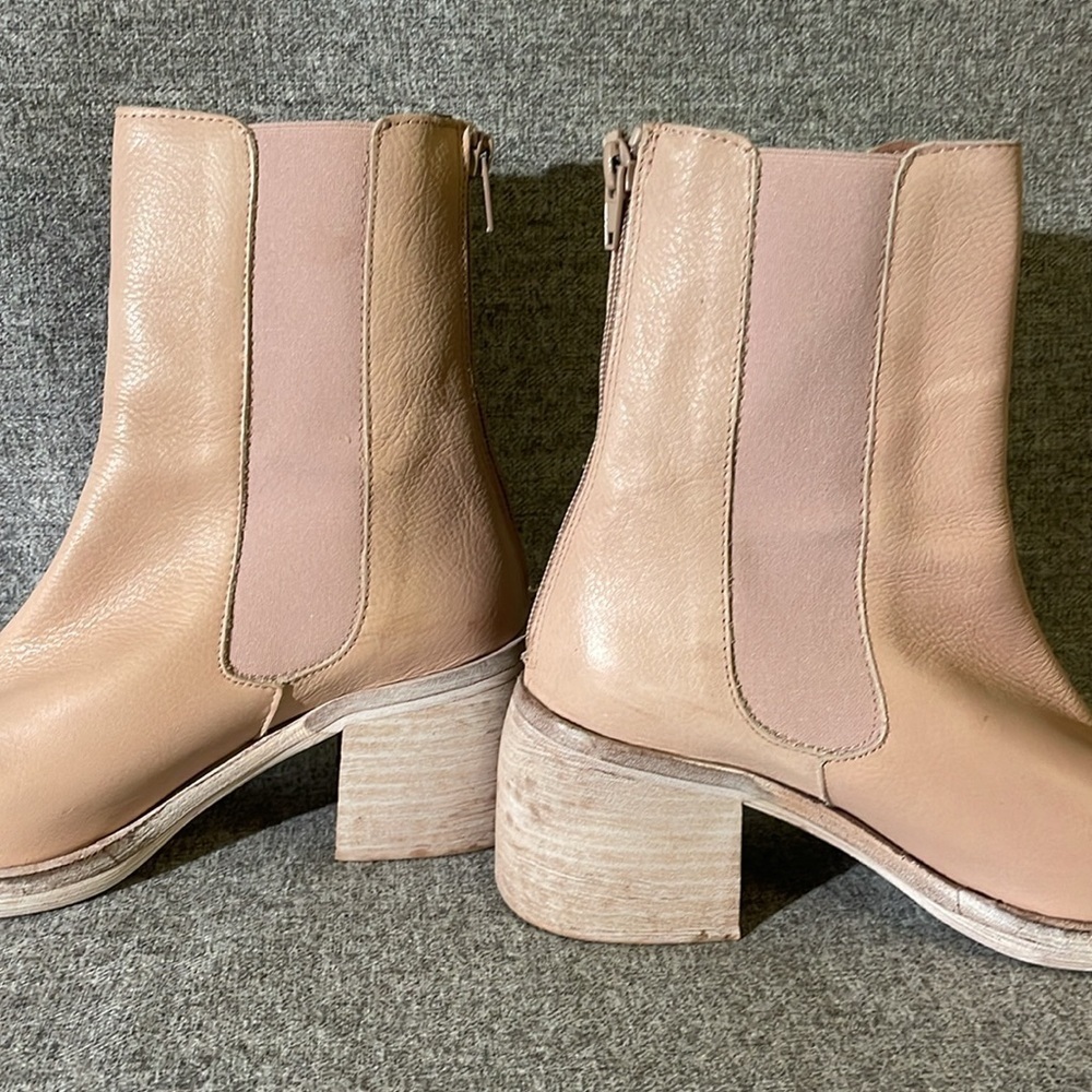 Free People Essential Chelsea Boots Sandy - Picture 3 of 6